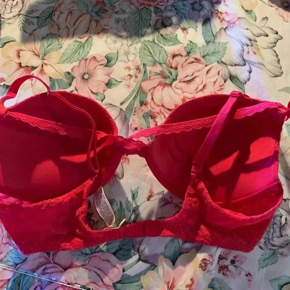 Victoria Secret Women’s  Red Bra Size 34 C - Picture 6 of 11